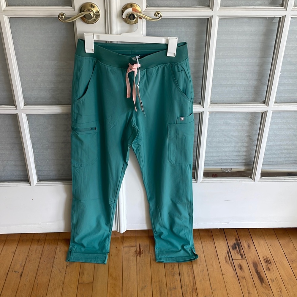 Figs Women’s Freex Scrub Pants - NWT